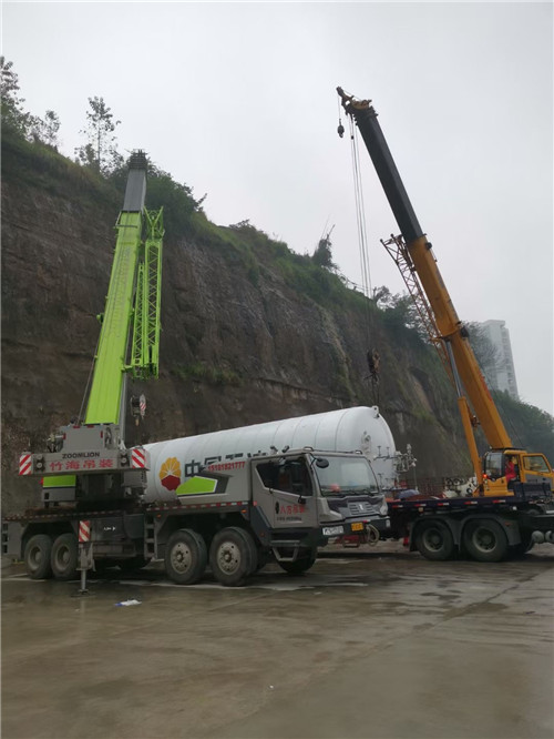万柏林区“不怕风雨冻”—— 吊车的 “恶劣环境适应” 技术